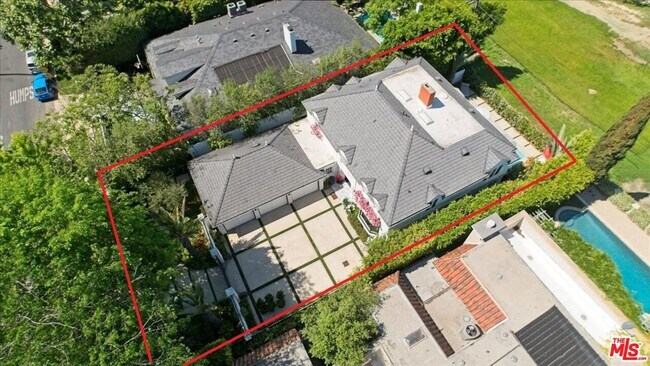 Building Photo - 1400 Club View Dr