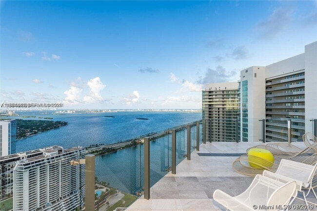 Building Photo - 501 NE 31st St