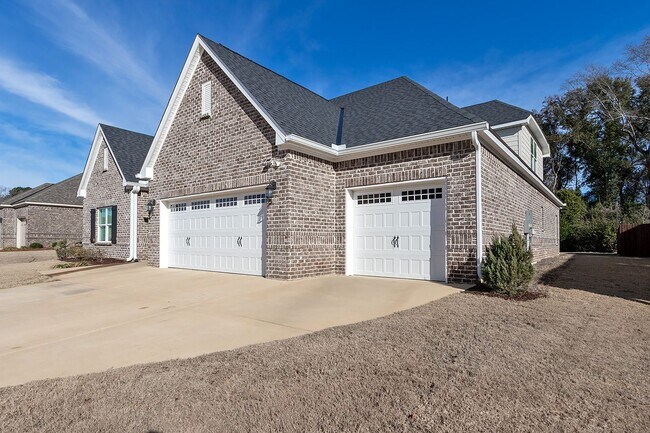 Building Photo - Available July 15, 2026