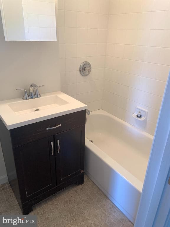 Building Photo - 1072 River Bay Rd