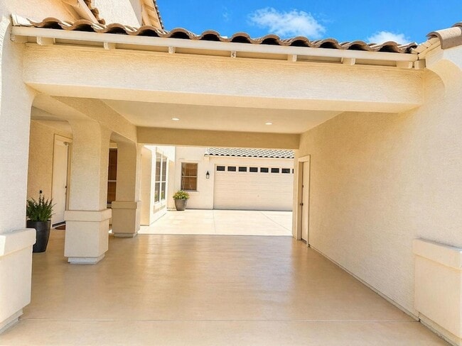 Building Photo - 8611 S 45th Glen