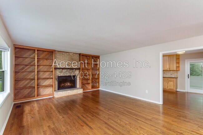 Building Photo - 210 S 26th St