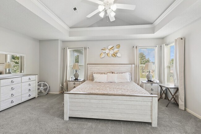 Building Photo - 5341 Meadowlark Dr