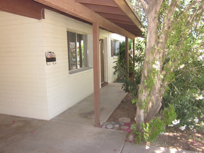 Building Photo - LANDSCAPING INCLUDED Tempe 3 Bed/ 1.75 Bath