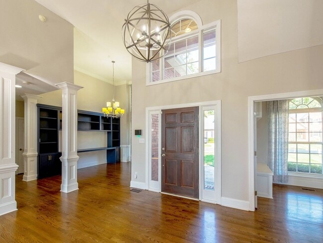 Building Photo - Move in ready Cotswold dream home.