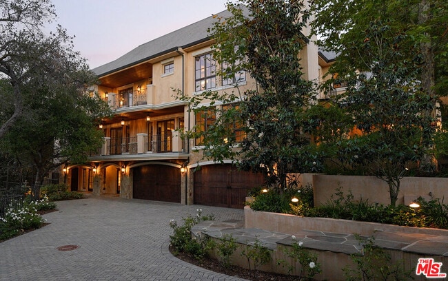 Building Photo - 3911 Oeste Ave
