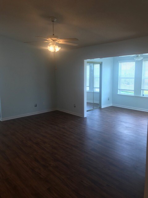 Building Photo - 8562 Hopkins Cir