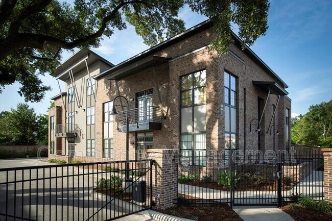 Building Photo - 333 E Boyd Dr