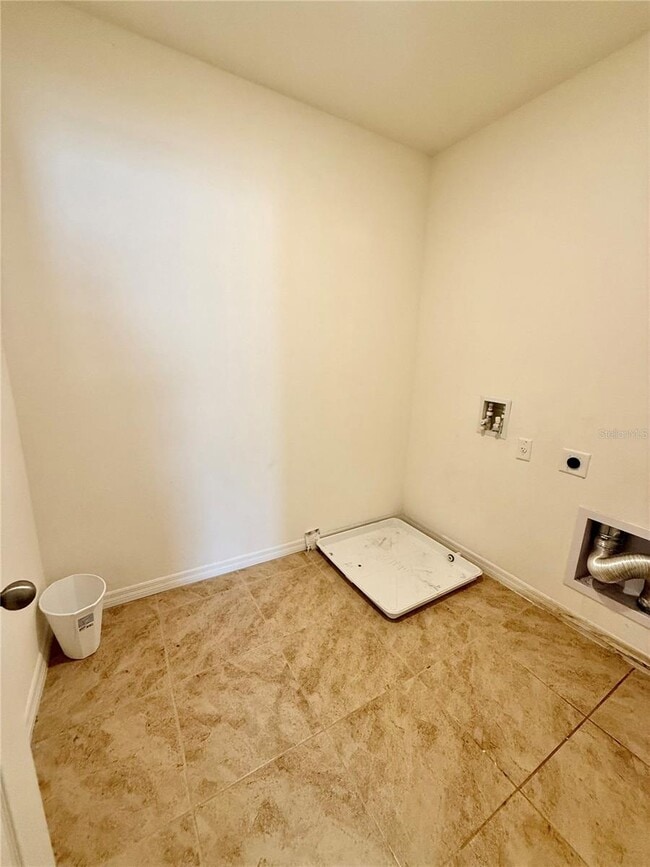 Building Photo - 1739 Post Oak Dr