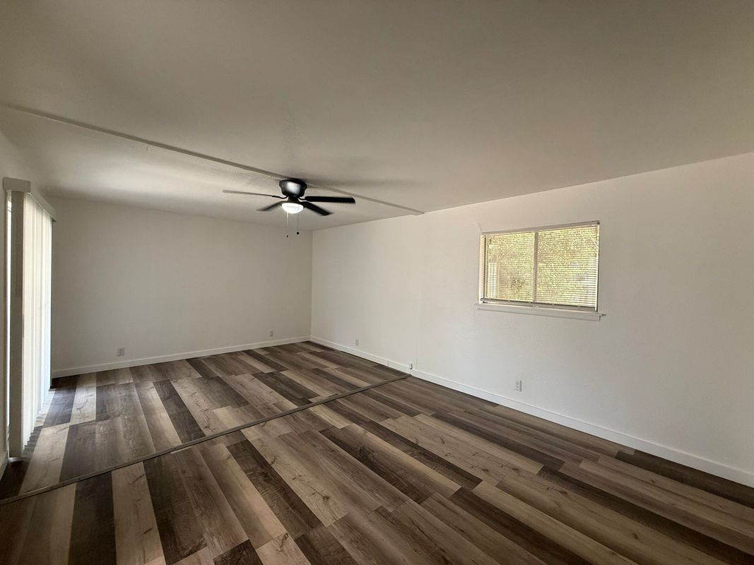 Building Photo - 217 Avenue E