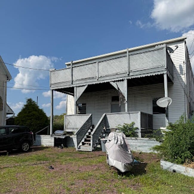 Building Photo - ?No Security Deposit?2 bedroom available in Kingston!