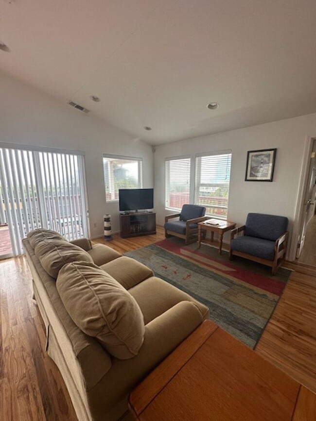 Building Photo - 93997 Pebble Pl