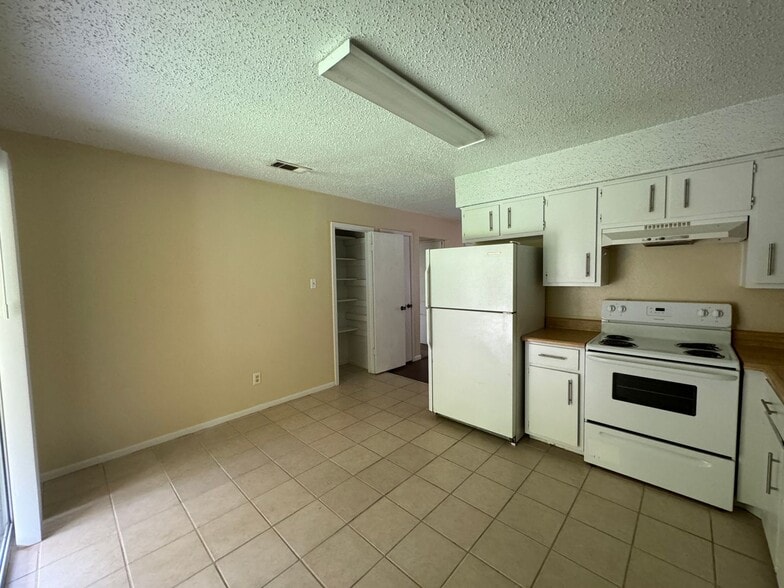 Building Photo - 1303 Indian Trail
