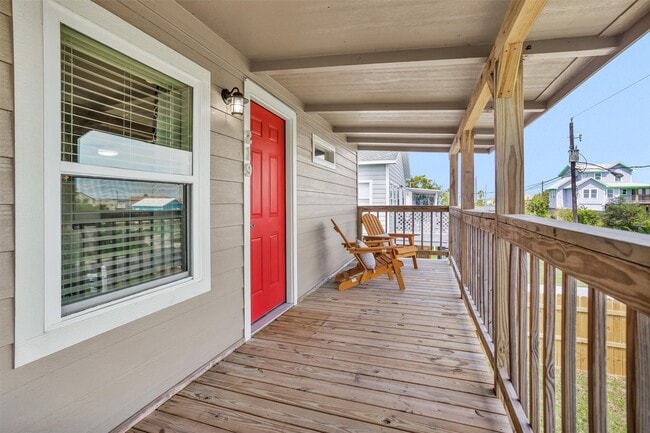 Building Photo - 219 Leeward Way