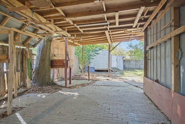 Building Photo - 5471 Buena Vista Ave
