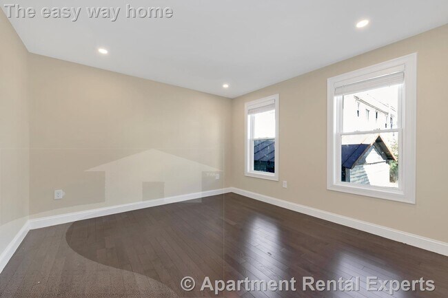 Building Photo - 43 Wright Ave