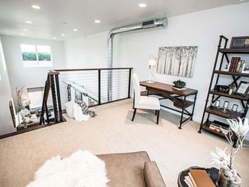 Building Photo - 264 Blackberry Loop