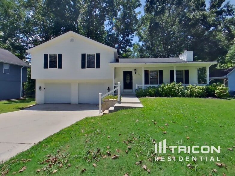 Building Photo - 1301 Fairridge Cir SW