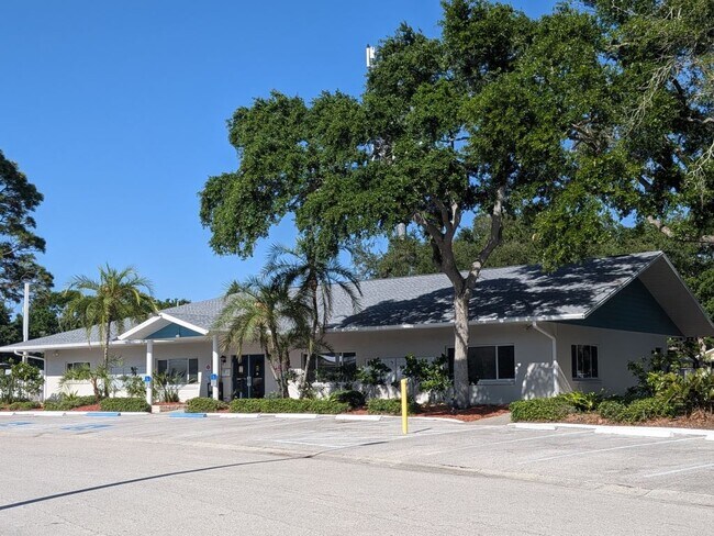 Building Photo - 15777 Bolesta Rd