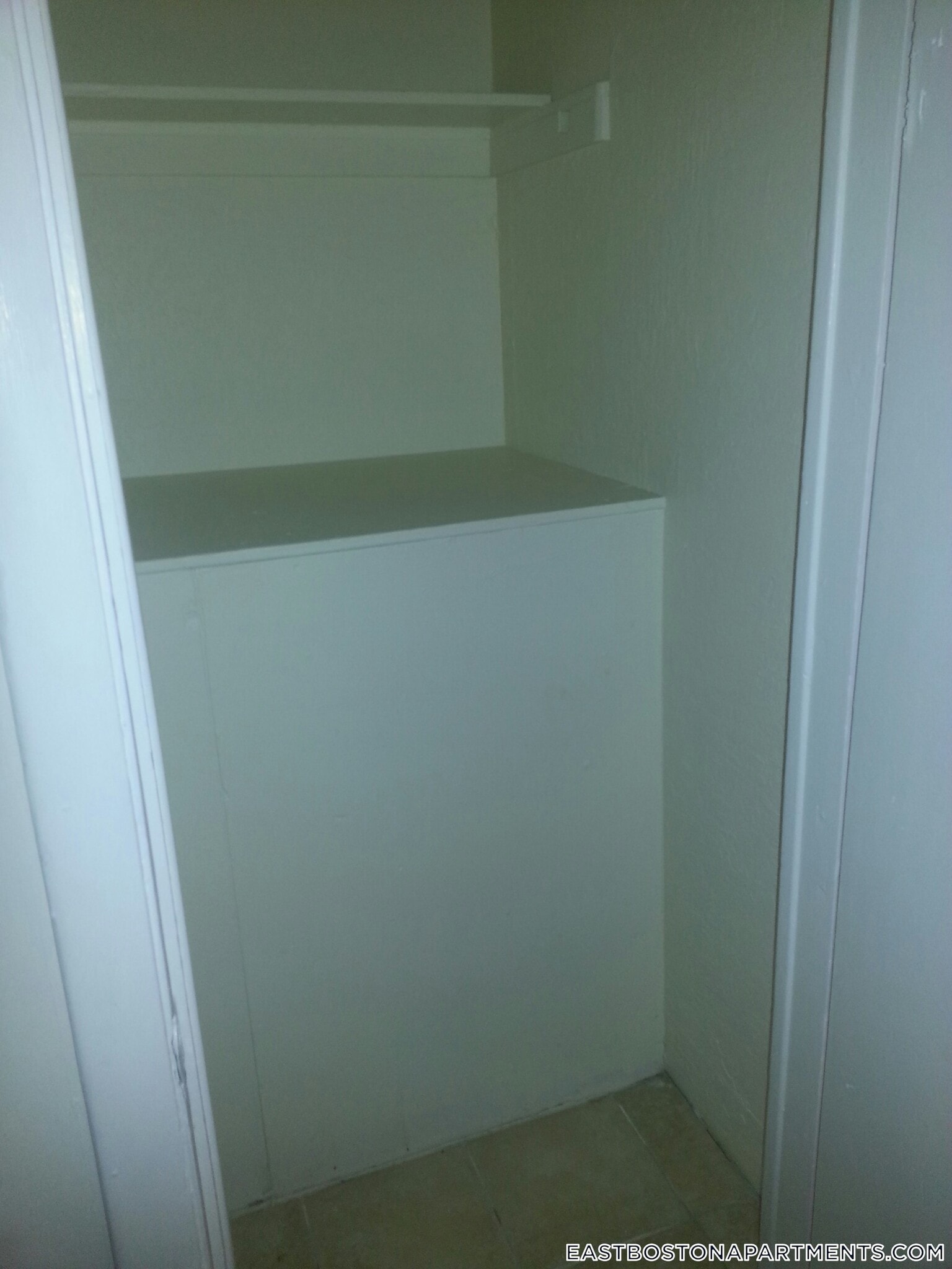 Building Photo - 210 Maverick St