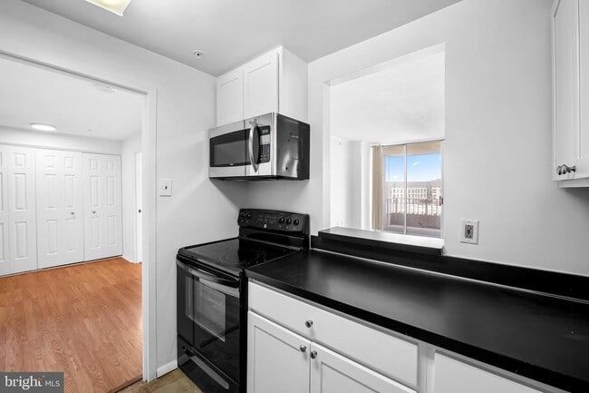 Building Photo - 28 Allegheny Ave