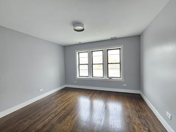 Building Photo - 2640 W Pratt Blvd