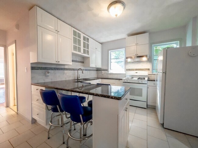 Building Photo - 24 Montvale St