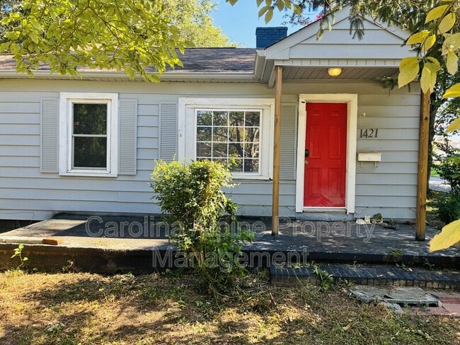 Primary Photo - 1421 W Walnut Ave