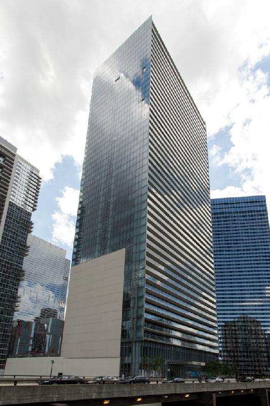 Building Photo - 355 W Wacker Dr