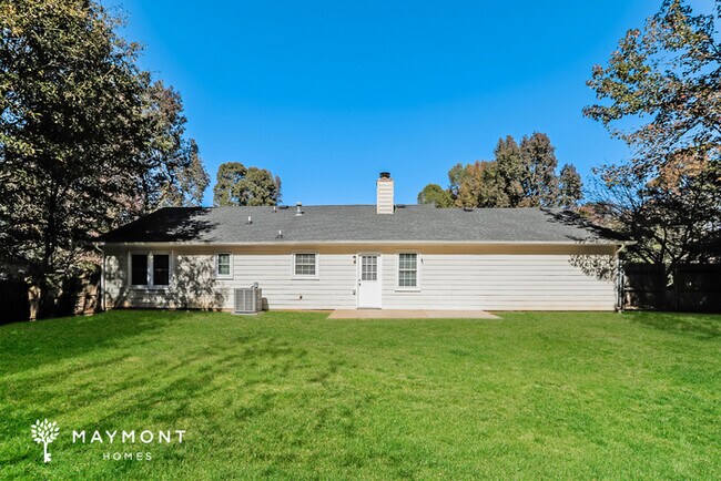 Building Photo - Cute 3 Bedroom Home