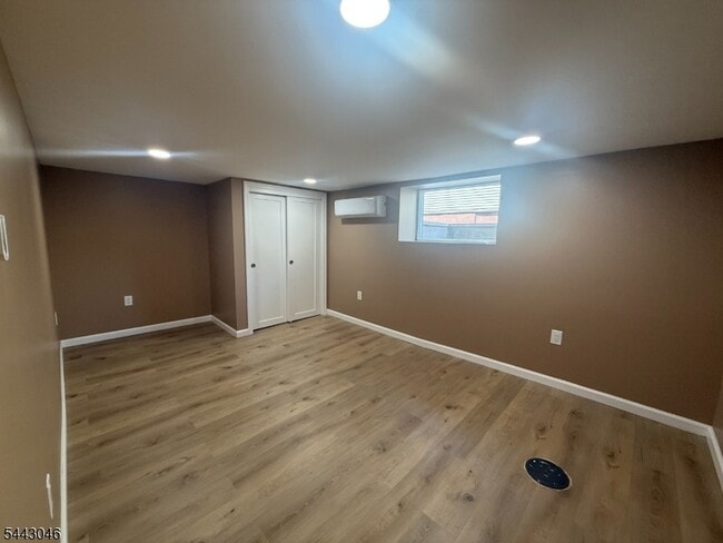 Building Photo - 82 Grove St