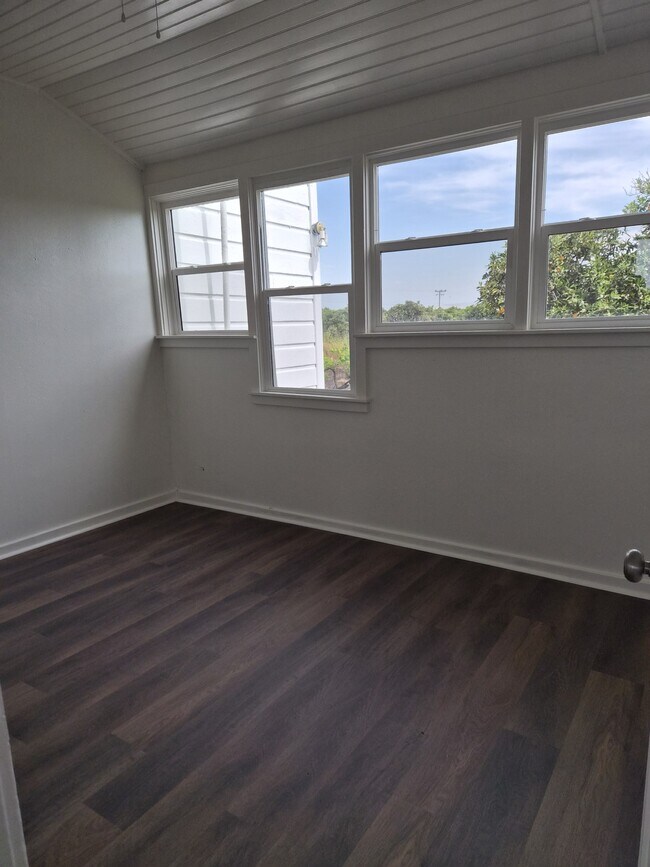 Building Photo - 10395 Avenue 384