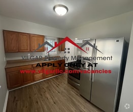 Building Photo - This spacious home offers plenty of room f...