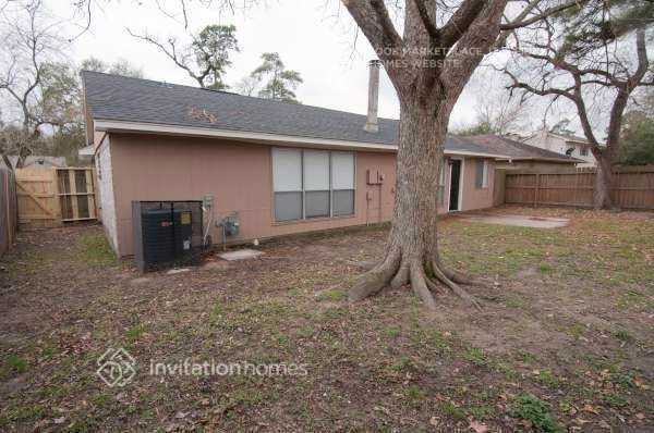 Building Photo - 7319 Echo Pines Dr