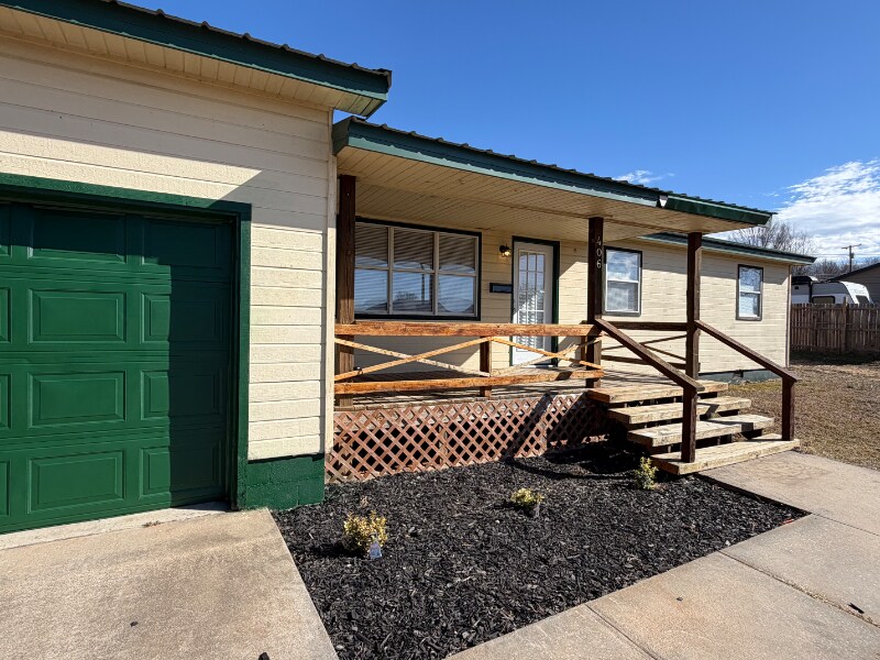 Building Photo - 406 Anderson Dr