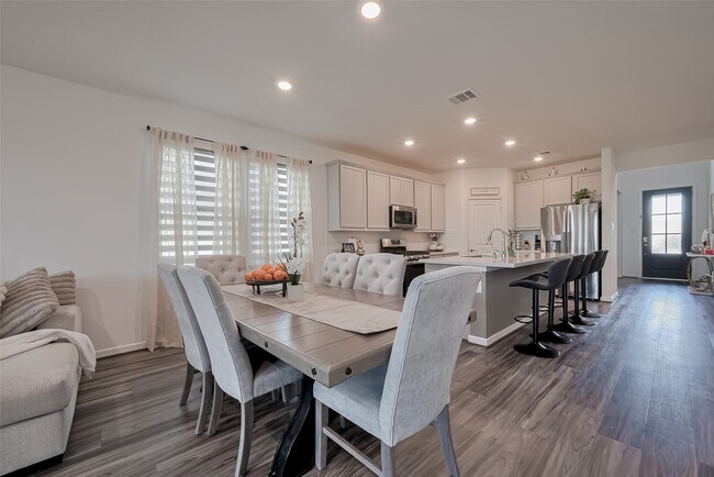 Building Photo - 21611 Shadowbrook Birch Dr