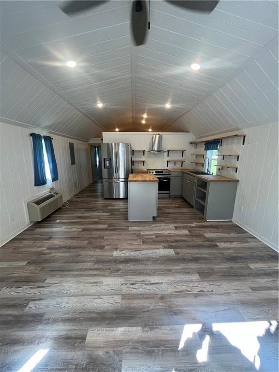 Building Photo - 203 New Town St