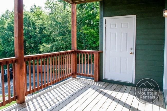 Building Photo - Kensington Meadows - Semi View Downstairs