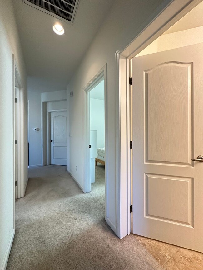 Building Photo - 3 Bedroom Rosemont Home