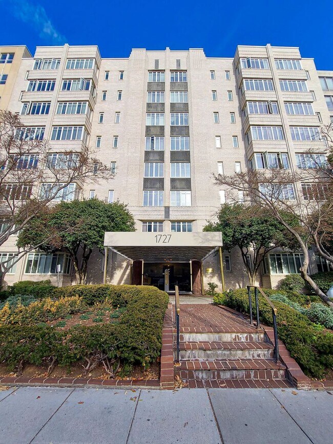 Building Photo - Furnished Studio Apt. in Dupont Circle. All Utilities Included...Available March 1s!