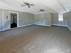 Building Photo - 106 Springwood Valley Rd