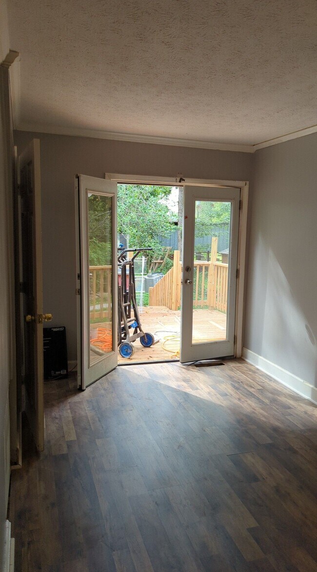 Master bedroom towards deck - 2226 shady grove road