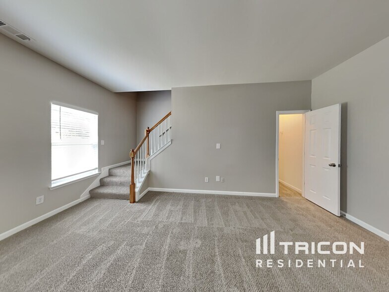 Building Photo - 3131 Berthas Overlook