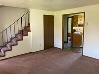 Building Photo - 2 Bedroom 1 1/2 Bath With Laundry Room And 1 Car Garage