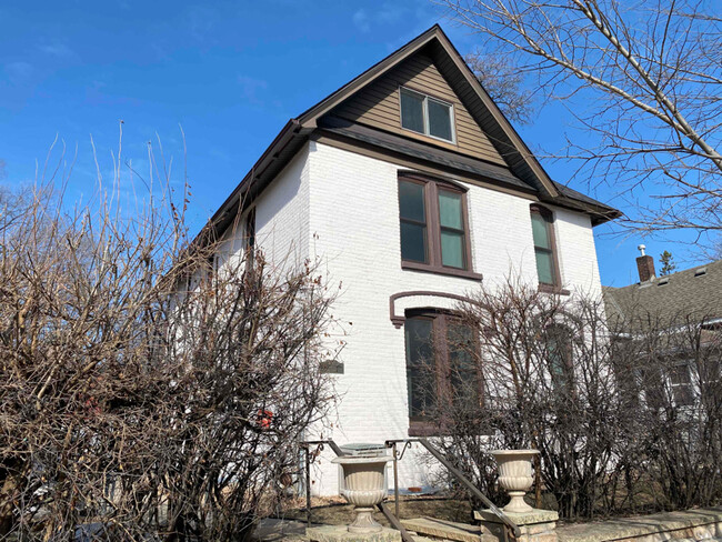 Building Photo - 271 Duke St