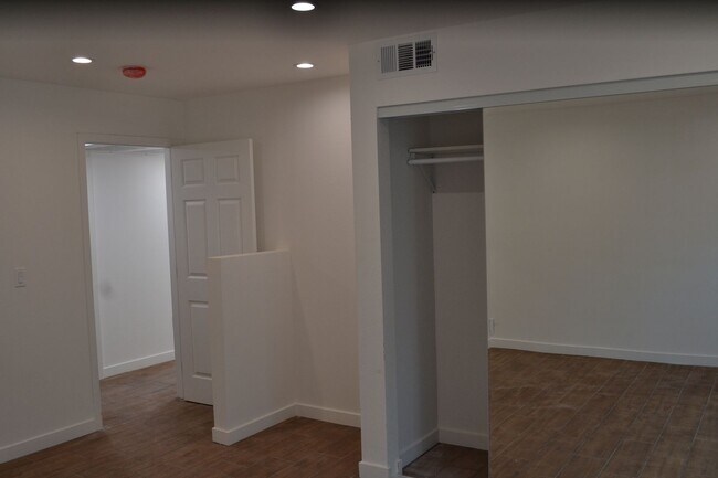 Building Photo - ??Newly Built 3 Bed / 3 Bath ADU – Great L...