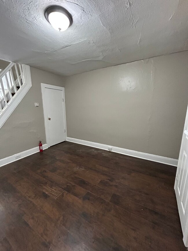 Building Photo - 821 Southard St