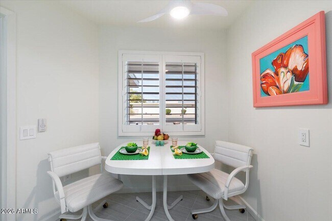 Building Photo - 10129 W Campana Dr