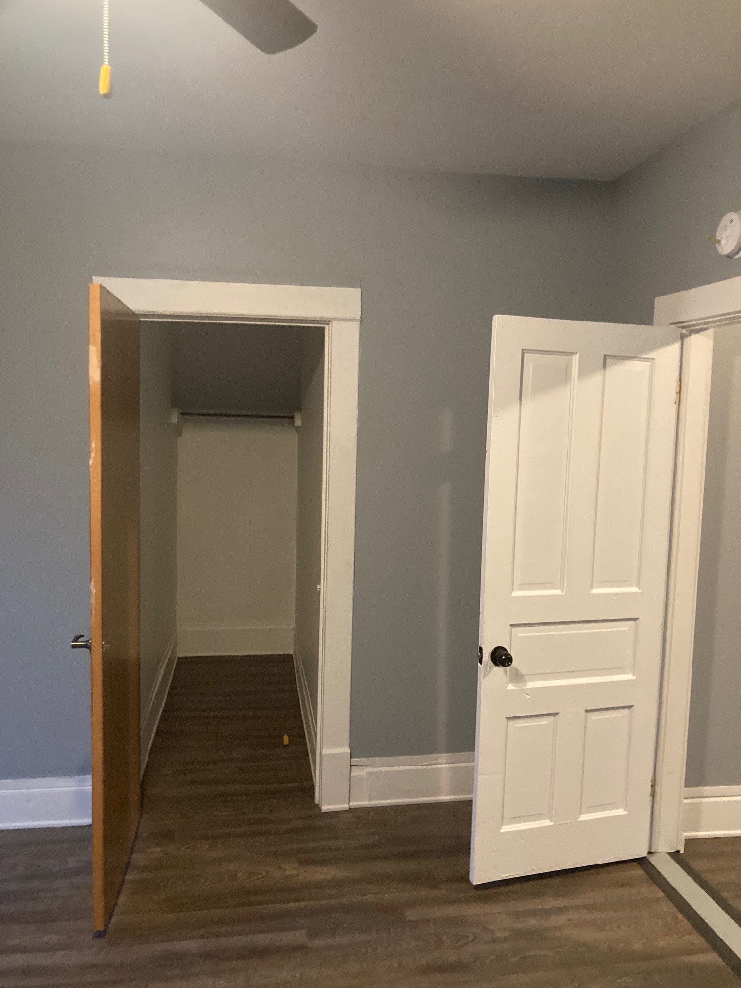 Bedroom & Closet - 518 Walnut Ct