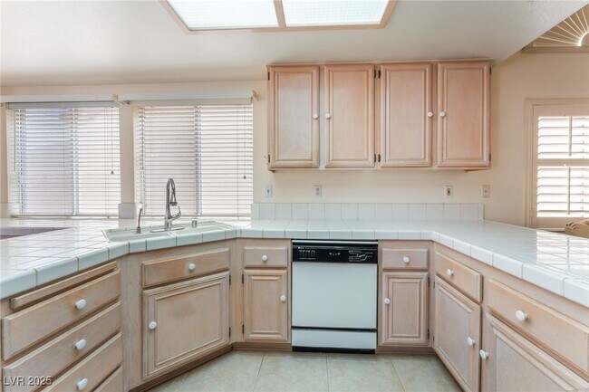 Building Photo - 5124 Appealing Ct